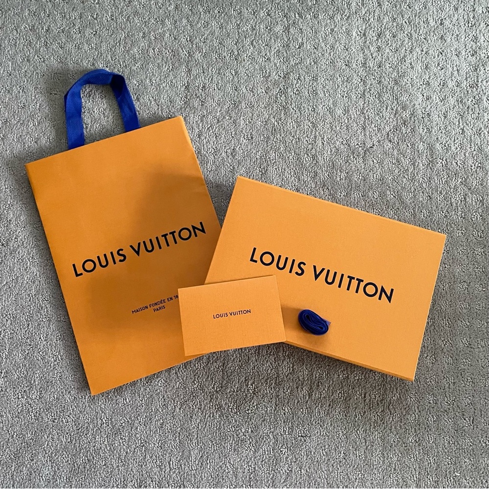 💯 Authentic LV Gift Box Set - Picture 2 of 7